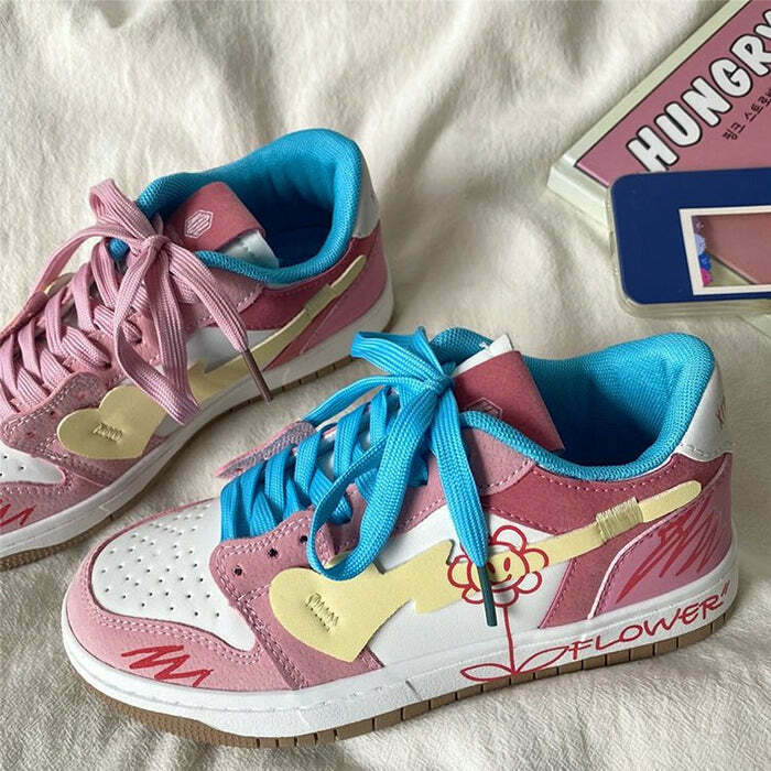 Charming Pastel Aesthetic Flower Sneakers with Heart Design - Blue & Pink Color Combo