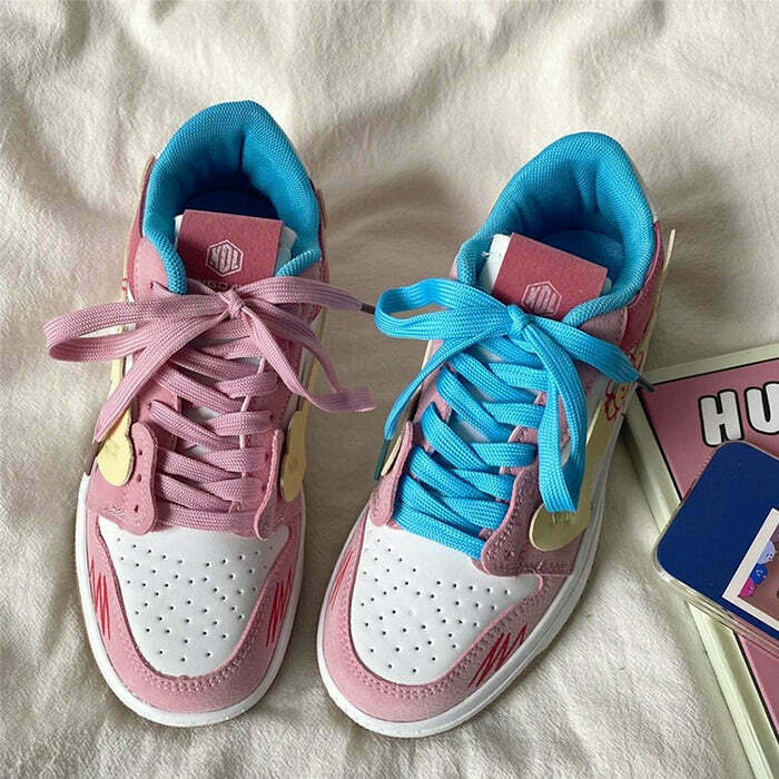 Charming Pastel Aesthetic Flower Sneakers with Heart Design - Blue & Pink Color Combo