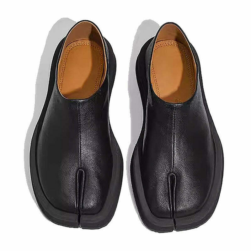 Chic Black Tabi Flats - Stylish Split Toe Design for Y2K Fashion Lovers