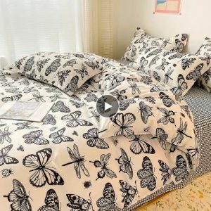 Chic Butterfly Aesthetic Bedding Set - Vibrant Butterfly Design for Trendy Bedroom Decor