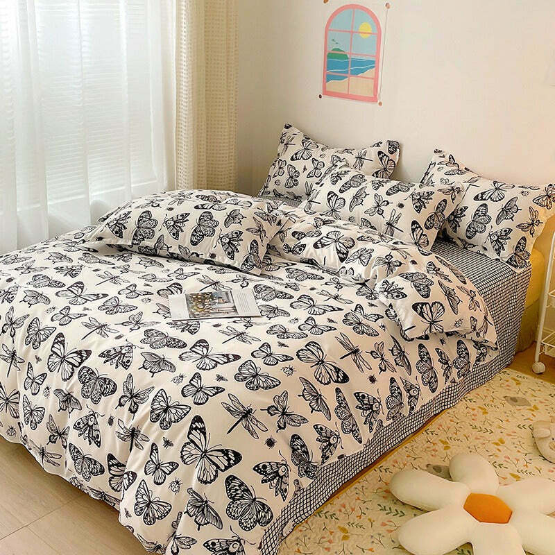 Chic Butterfly Aesthetic Bedding Set - Vibrant Butterfly Design for Trendy Bedroom Decor