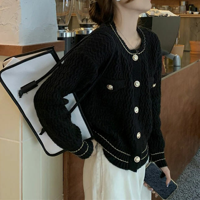 Chic Old Money Aesthetic Cardigan - Cozy Knit for Effortless Style & Timeless Elegance