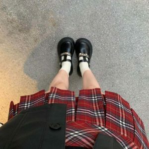 Chic Red Plaid Grunge Pleated Skirt - Y2K Style Drawstring Design for Trendy Looks