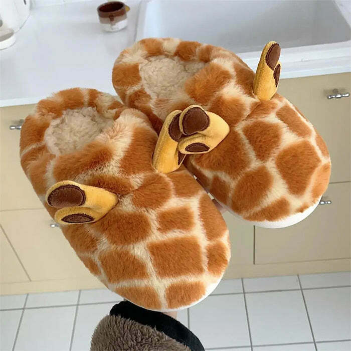 Cozy Giraffe Plush Slippers for Ultimate Comfort - Trendy Y2K Style Teddy Bear Design