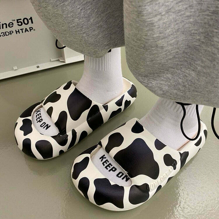 Cozy Y2K Animal Behavior Foam Slippers - Red Teddy Bear & Cow Print Fleece Styles