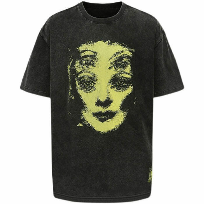 Grunge Ghost Face Graphic T-Shirt - Stylish 95% Cotton, 5% Spandex for Trendy Streetwear