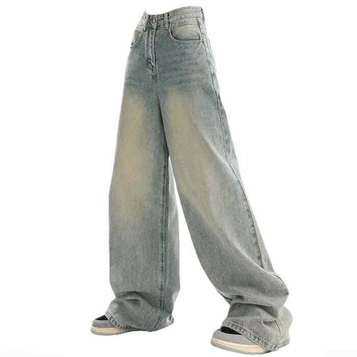 Trendy 90's Light Wash Baggy Jeans for a Stylish Y2K Look with Ripped Details and Comfort