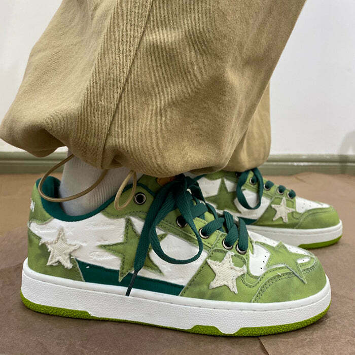 Trendy Green Star Sneakers with Heart Design - Perfect for Y2K Aesthetic Fashion