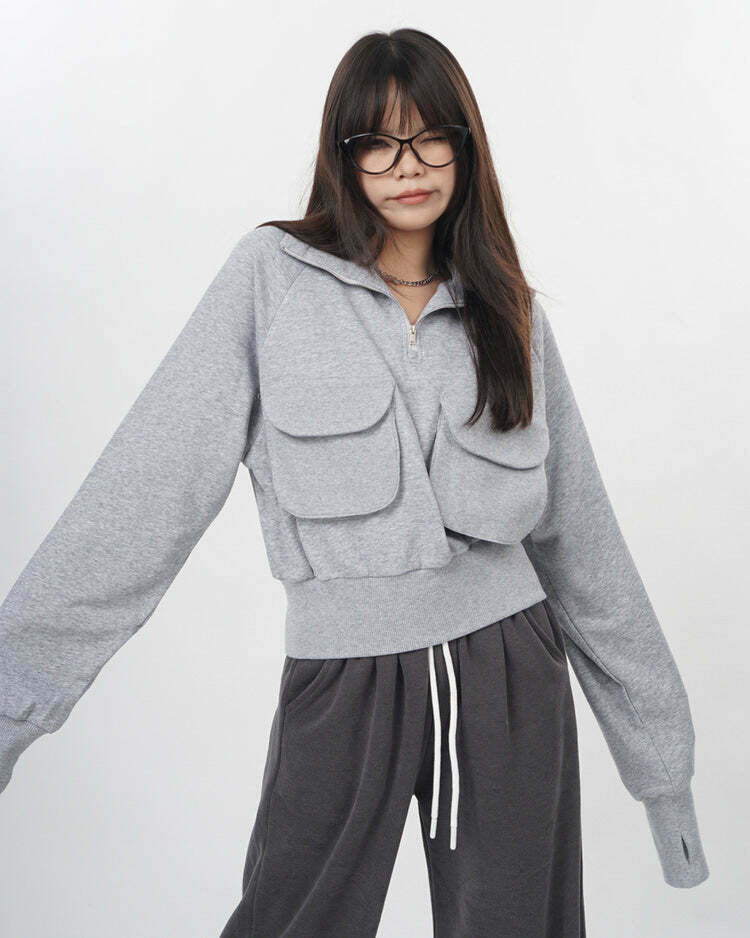 Trendy Grey Zip Up Sweatshirt with Front Pockets - Stylish Cropped Hoodie for Streetwear