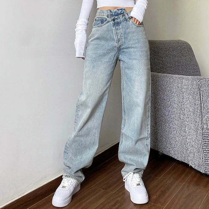 Trendy High Rise Straight Leg Jeans with Star Patch and Ripped Details for Y2K Style