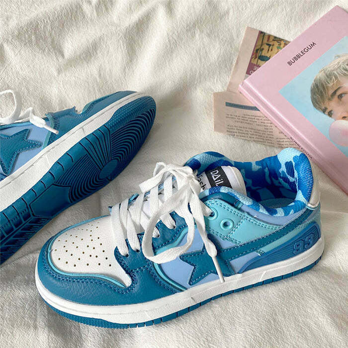 Trendy Shooting Star Aesthetic Sneakers - Pink Star Shoes for a Preppy Look